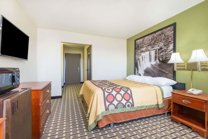 Imagen de la habitación del Hotel Super 8 by Wyndham Madison/Hanover Area. Foto 6
