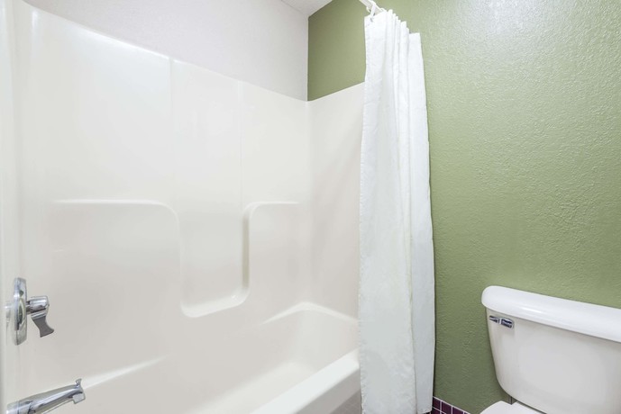 Imagen de la habitación del Hotel Super 8 by Wyndham Madison/Hanover Area. Foto 15