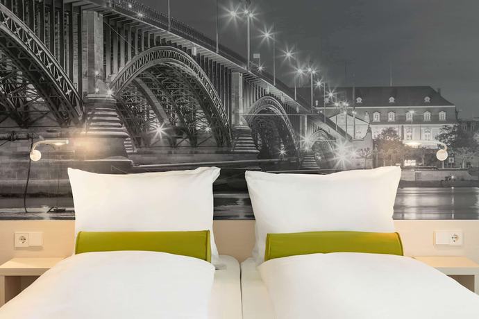 Imagen de la habitación del Hotel Super 8 by Wyndham Mainz Zollhafen. Foto 4