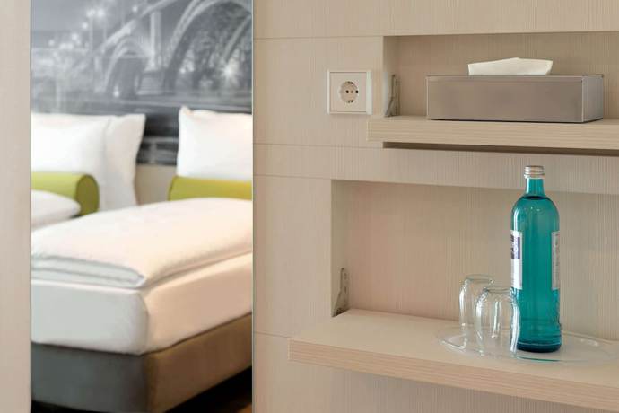 Imagen de la habitación del Hotel Super 8 by Wyndham Mainz Zollhafen. Foto 10
