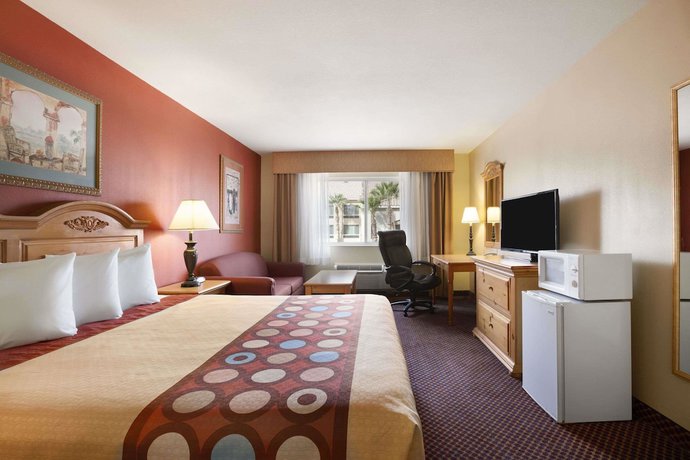 Imagen de la habitación del Hotel Super 8 by Wyndham Marana/Tucson Area. Foto 5
