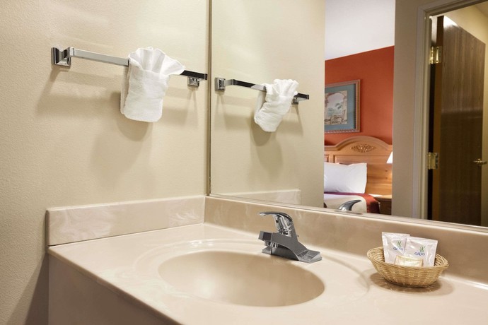 Imagen de la habitación del Hotel Super 8 by Wyndham Marana/Tucson Area. Foto 6