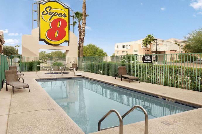 Imagen de la piscina del Hotel Super 8 by Wyndham Marana/Tucson Area. Foto 14