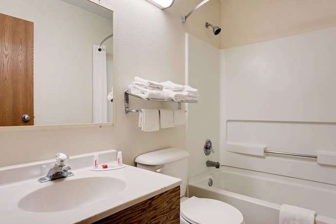 Imagen de la habitación del Hotel Super 8 by Wyndham Martinsburg. Foto 5