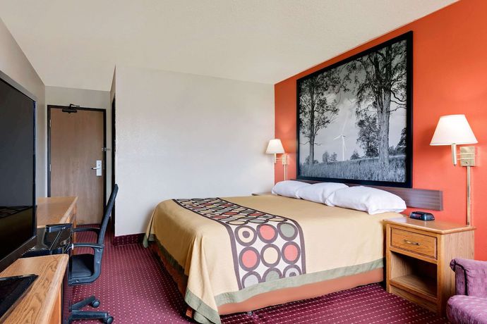 Imagen de la habitación del Hotel Super 8 by Wyndham Martinsburg. Foto 8