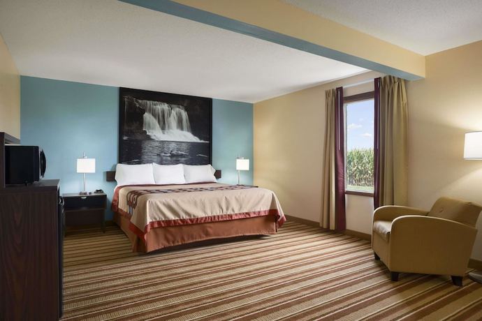 Imagen de la habitación del Hotel Super 8 by Wyndham Mattoon. Foto 6