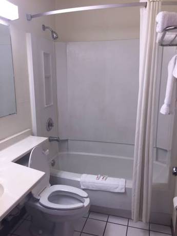 Imagen de la habitación del Hotel Super 8 by Wyndham Merrillville. Foto 4