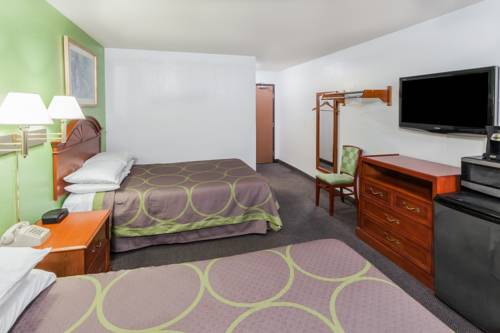 Imagen de la habitación del Hotel Super 8 by Wyndham Merrillville. Foto 7