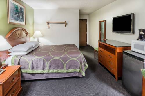 Imagen de la habitación del Hotel Super 8 by Wyndham Merrillville. Foto 9