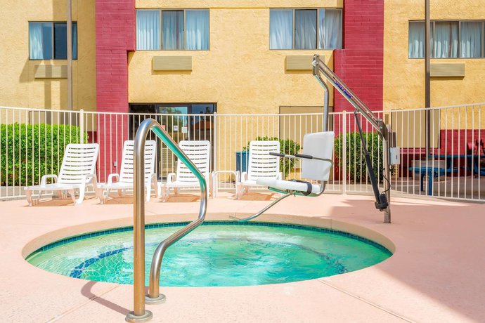 Imagen de los interiores del Hotel Super 8 by Wyndham - Mesa/Gilbert. Foto 13