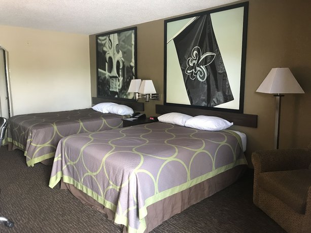 Imagen de la habitación del Hotel Super 8 by Wyndham Monroe. Foto 14