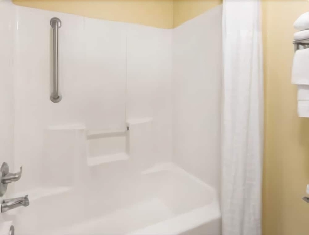 Imagen de la habitación del Hotel Super 8 by Wyndham Montgomery I-65. Foto 16