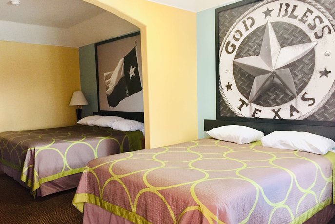 Imagen de la habitación del Hotel Super 8 by Wyndham Montgomery/ Lake Conroe. Foto 10