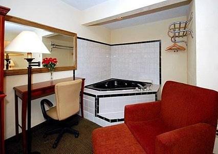 Imagen de la habitación del Hotel Super 8 by Wyndham Monticello NY. Foto 6