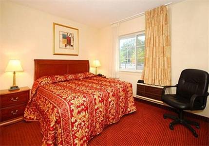 Imagen de la habitación del Hotel Super 8 by Wyndham Monticello NY. Foto 9