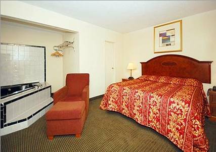 Imagen de la habitación del Hotel Super 8 by Wyndham Monticello NY. Foto 10