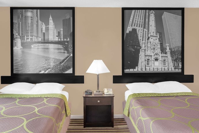 Imagen de la habitación del Hotel Super 8 by Wyndham Morton Grove/Chicago. Foto 4