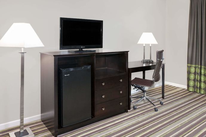 Imagen de la habitación del Hotel Super 8 by Wyndham Morton Grove/Chicago. Foto 7