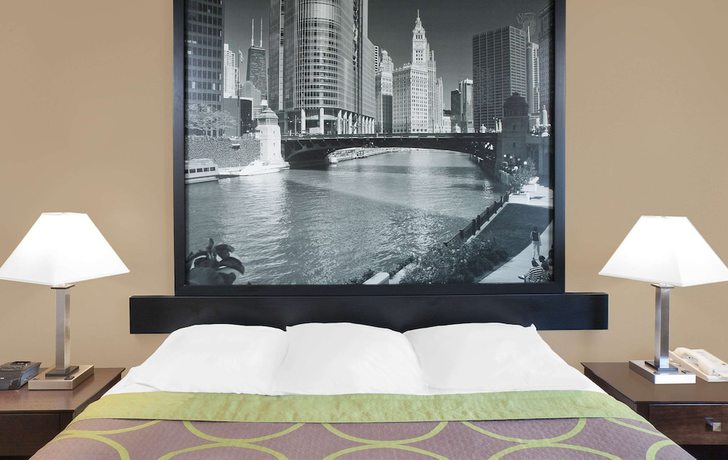 Imagen de la habitación del Hotel Super 8 by Wyndham Morton Grove/Chicago. Foto 11