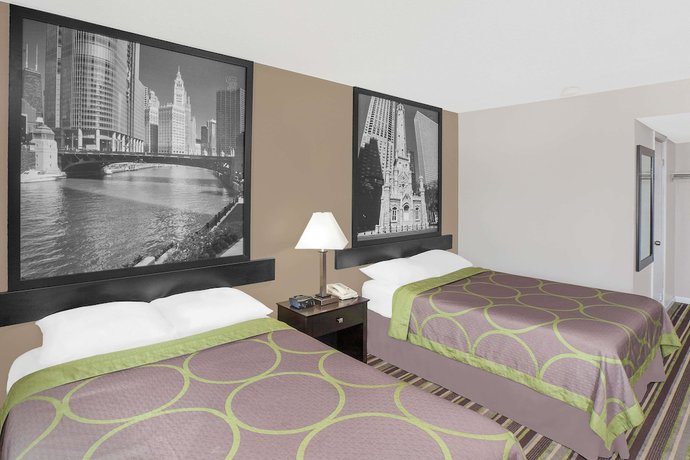 Imagen de la habitación del Hotel Super 8 by Wyndham Morton Grove/Chicago. Foto 12