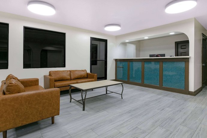 Imagen de los interiores del Hotel Super 8 by Wyndham Moss Point. Foto 19