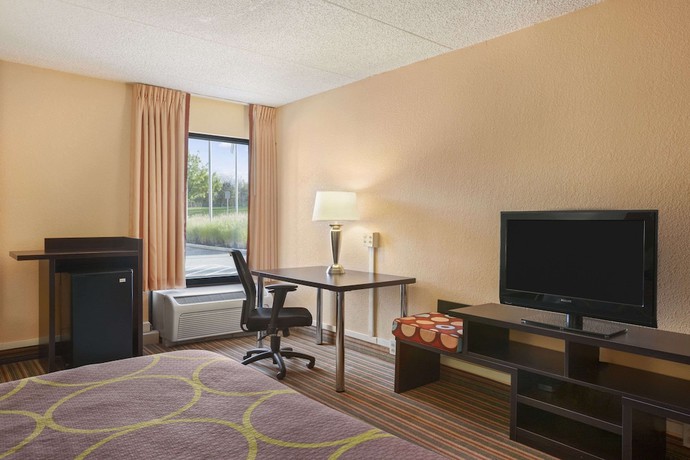 Imagen de la habitación del Hotel Super 8 by Wyndham Mount Laurel. Foto 5