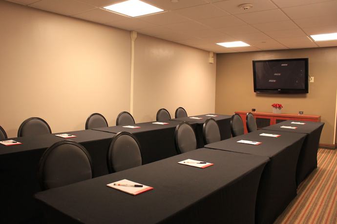 Imagen de los interiores del Hotel Super 8 by Wyndham Mount Laurel. Foto 16