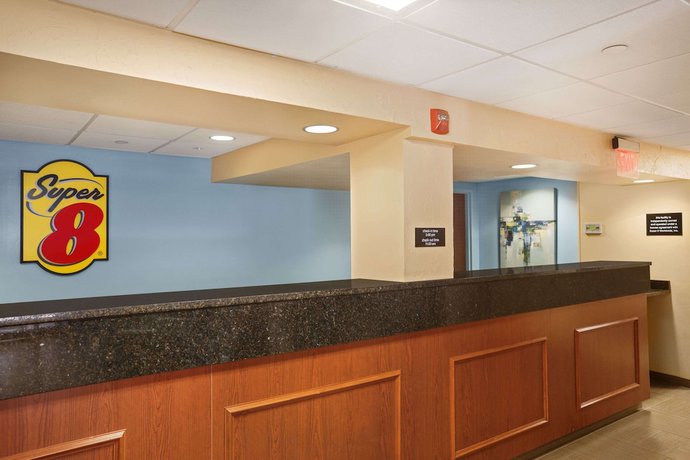 Imagen de los interiores del Hotel Super 8 by Wyndham Mount Laurel. Foto 17