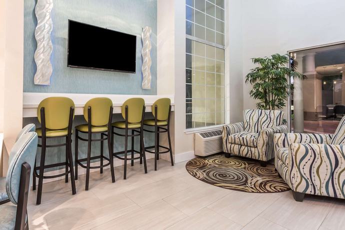Imagen de los interiores del Hotel Super 8 by Wyndham Mountain View. Foto 14