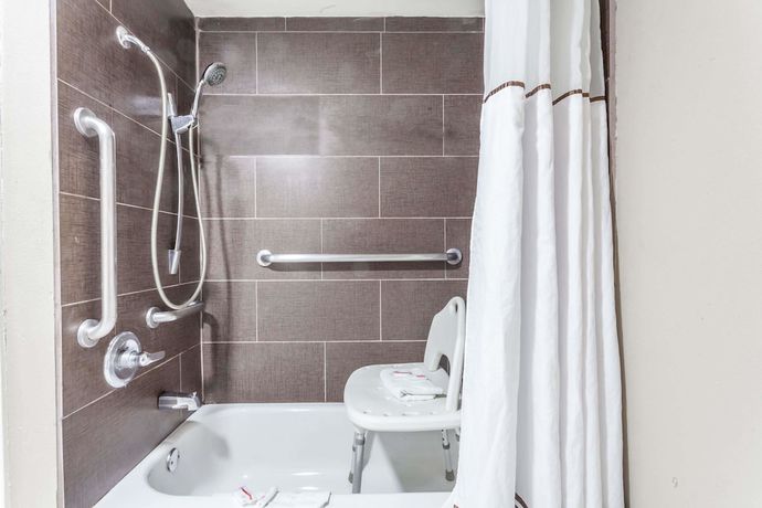 Imagen de la habitación del Hotel Super 8 by Wyndham Murfreesboro. Foto 5