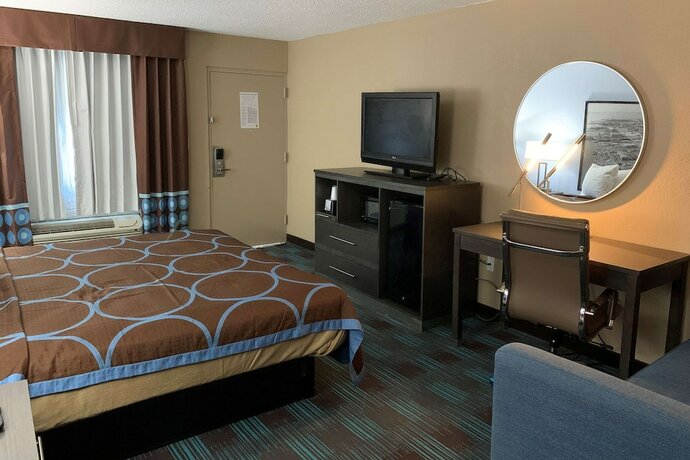 Imagen de la habitación del Hotel Super 8 by Wyndham Newport News. Foto 3