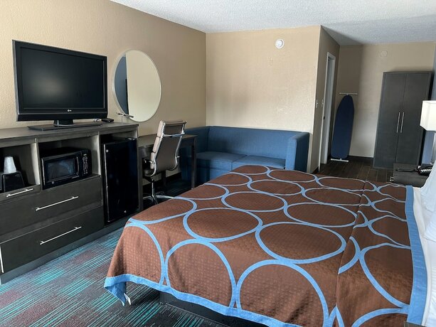 Imagen de la habitación del Hotel Super 8 by Wyndham Newport News. Foto 6