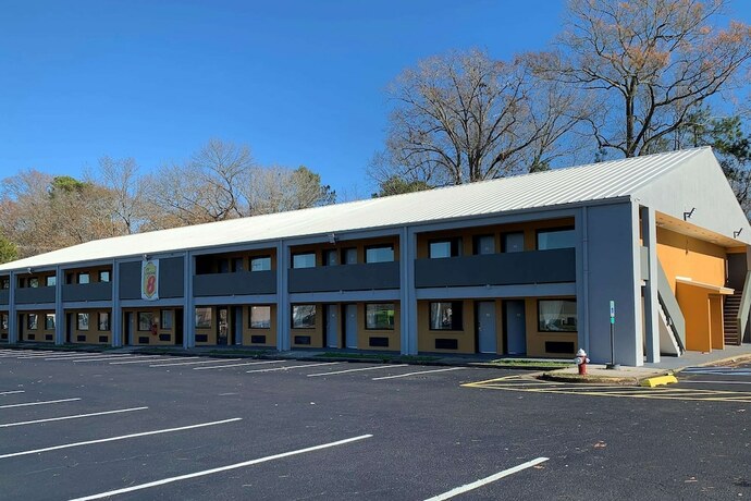 Imagen general del Hotel Super 8 by Wyndham Newport News. Foto 2