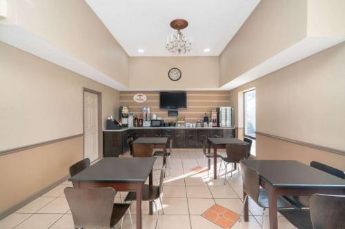 Imagen general del Hotel Super 8 by Wyndham North Little Rock/McCain. Foto 2