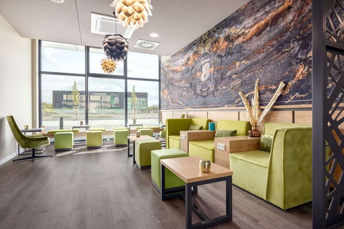 Imagen de los interiores del Hotel Super 8 by Wyndham Oberhausen. Foto 19