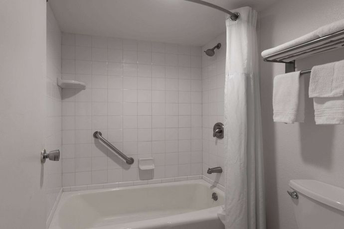 Imagen de la habitación del Hotel Super 8 by Wyndham Ocala I-75. Foto 10