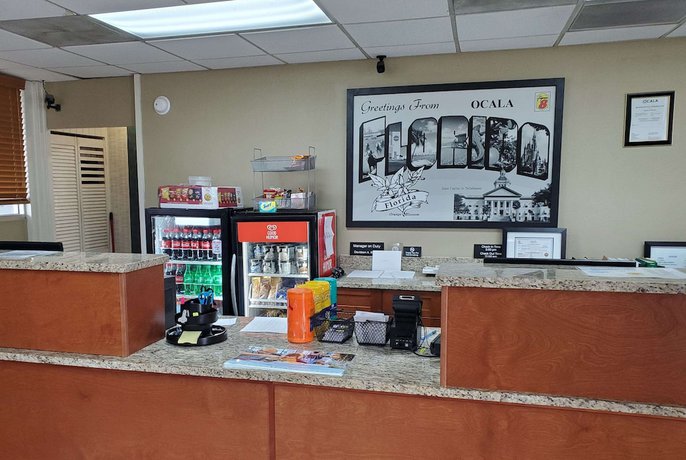 Imagen de los interiores del Hotel Super 8 by Wyndham Ocala I-75. Foto 18