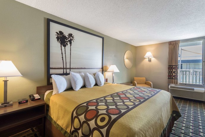 Imagen de la habitación del Hotel Super 8 by Wyndham Ocala I-75. Foto 12