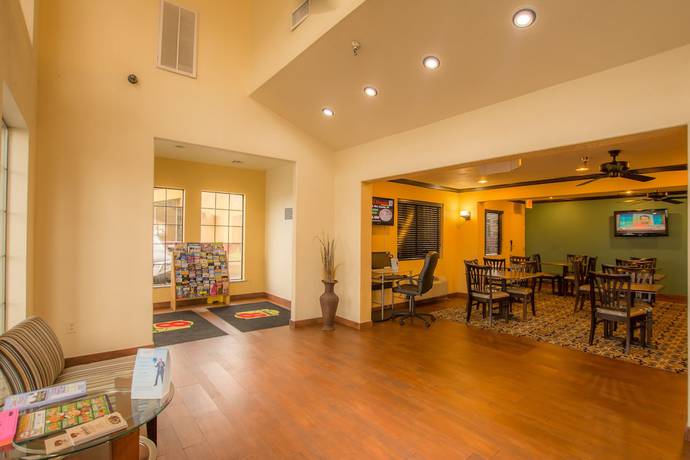 Imagen de los interiores del Hotel Super 8 by Wyndham Oklahoma Airport Fairgrounds West. Foto 15