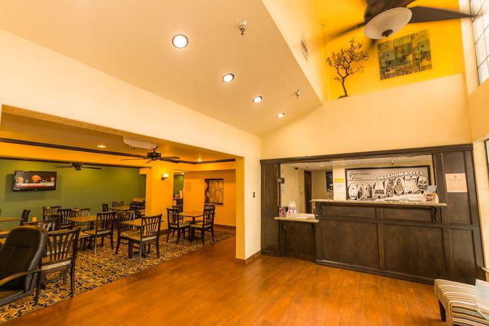 Imagen de los interiores del Hotel Super 8 by Wyndham Oklahoma Airport Fairgrounds West. Foto 19