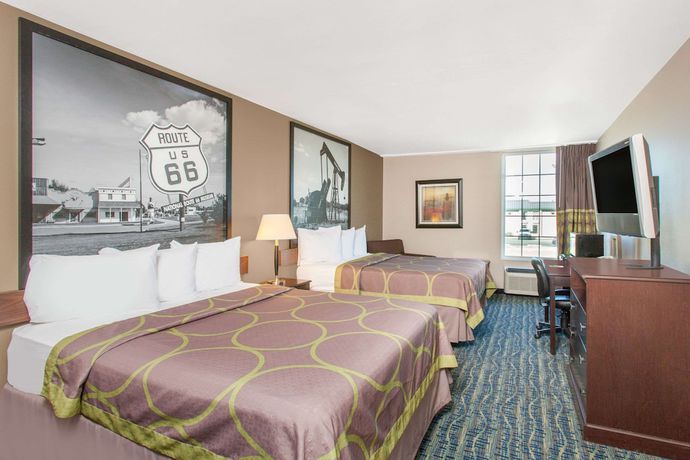 Imagen de la habitación del Hotel Super 8 by Wyndham Oklahoma City. Foto 9