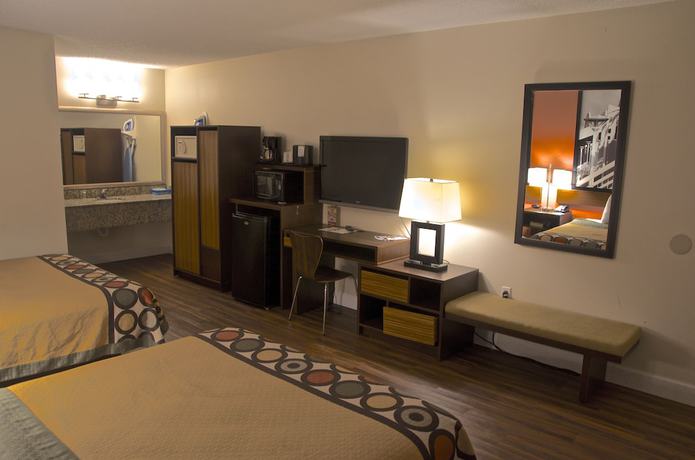 Imagen de la habitación del Hotel Super 8 by Wyndham Orlando International Drive. Foto 9