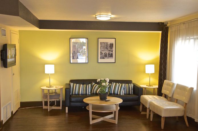 Imagen de los interiores del Hotel Super 8 by Wyndham Orlando International Drive. Foto 18