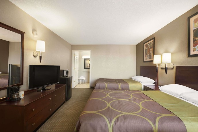 Imagen de la habitación del Hotel Super 8 by Wyndham Ormond Beach. Foto 11