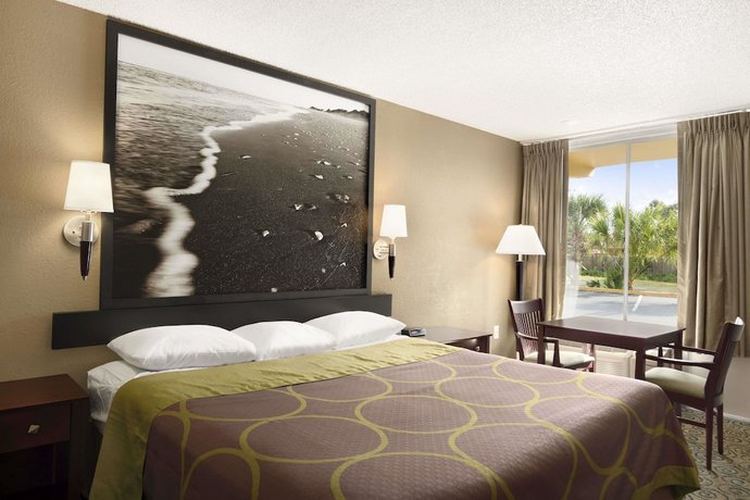 Imagen de la habitación del Hotel Super 8 by Wyndham Ormond Beach. Foto 14