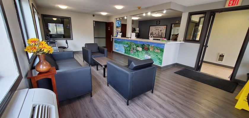 Imagen de los interiores del Hotel Super 8 by Wyndham Paris. Foto 18