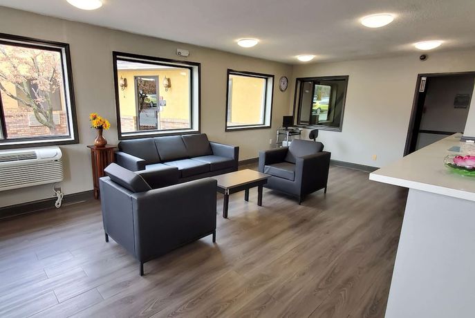 Imagen de los interiores del Hotel Super 8 by Wyndham Paris. Foto 20