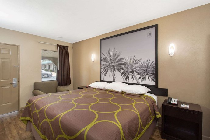 Imagen de la habitación del Hotel Super 8 by Wyndham Pensacola NAS Area. Foto 5