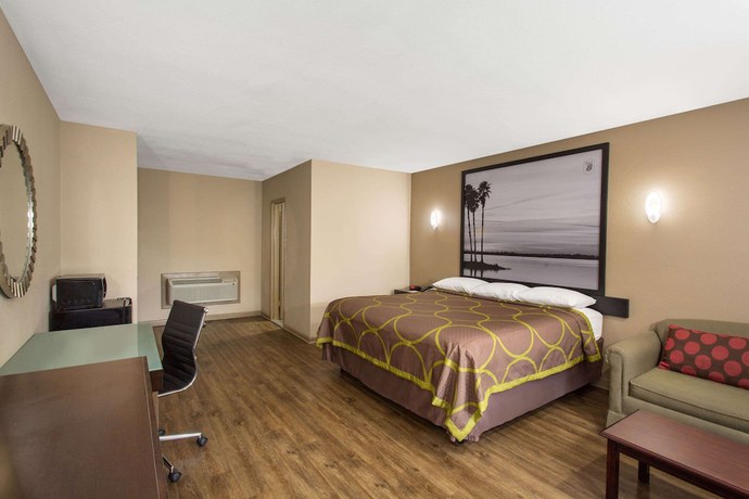 Imagen de la habitación del Hotel Super 8 by Wyndham Pensacola NAS Area. Foto 13