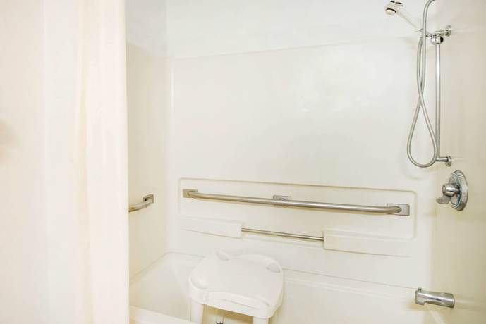 Imagen de la habitación del Hotel Super 8 by Wyndham Pittsburgh PA Airport/University Area. Foto 7